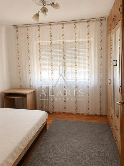 Apartament cu 3 camere semidecomandat în Central