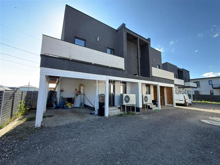 Duplex cu 3 camere cu Garaj în Tărlungeni