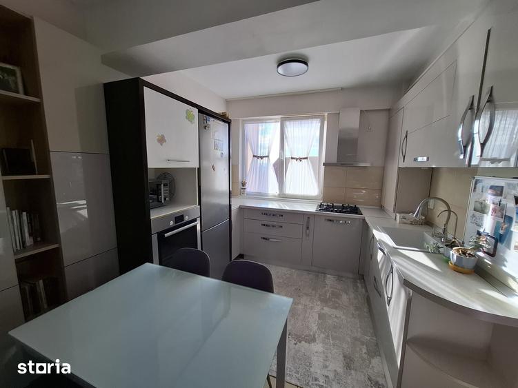 Apartament cu 3 camere decomandat în Tătărași