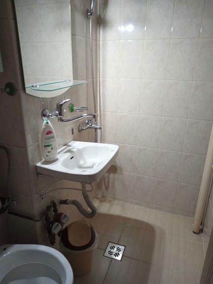 Inchiriez garsoniera , zona nord, total mobilata si utilata, unei salariate sau unui cuplu fara copii. - 2