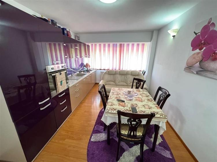 Apartament 3 camere, Piata Sud, etaj 3, renovat si mobilat complet - 2