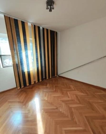 13 Septembrie - Panduri langa spitalul Burghele, parter, nemobilat, 68mp - 3