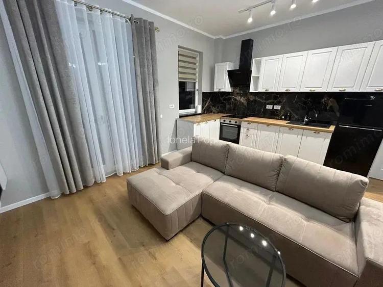 Apartament de lux de inchiriat cu 2 camere, 55 mp, zona VIVO!