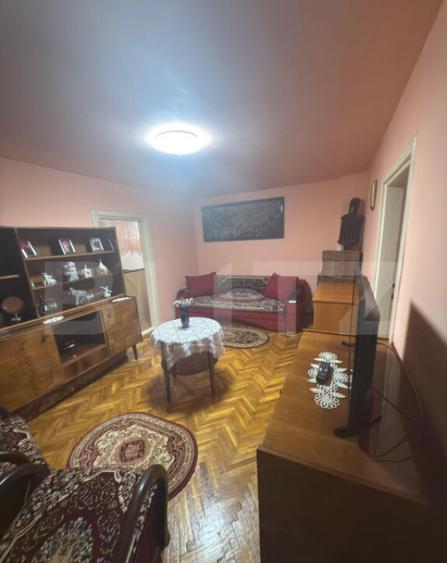 Casa de vanzare 5 camere + dependente - 35