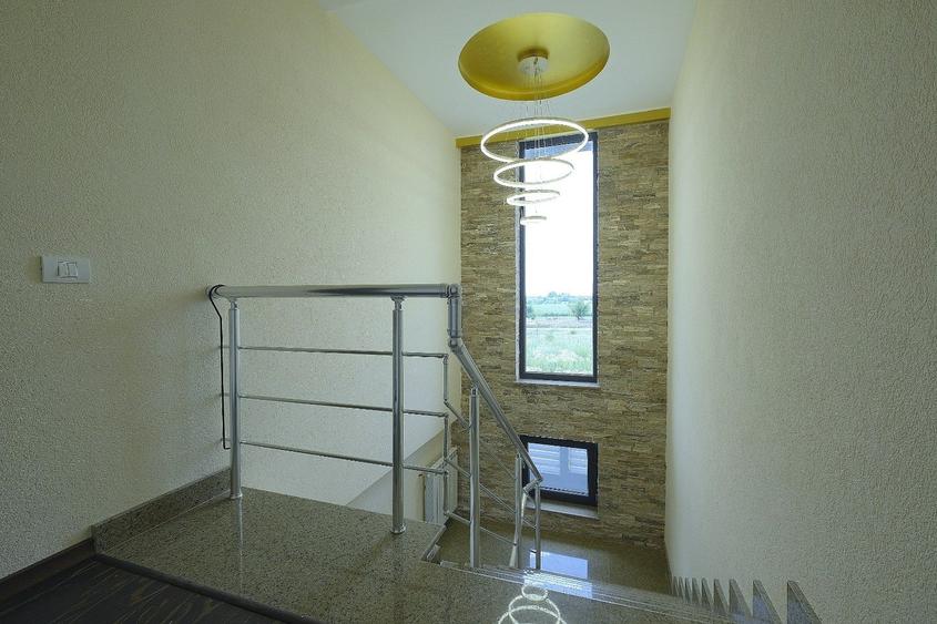 Vila spectaculoasa cu Piscina Incalzita | Malul Lacului Corbeanca | Teren 1000 m - 8