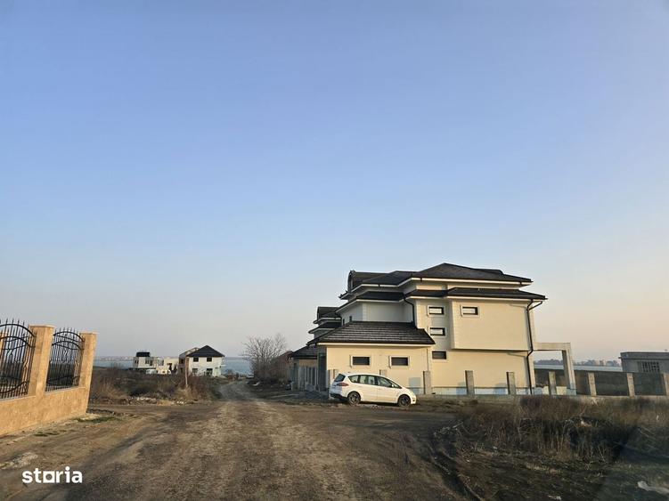 Teren de vanzare in Palazu Mare lot de casa - 1