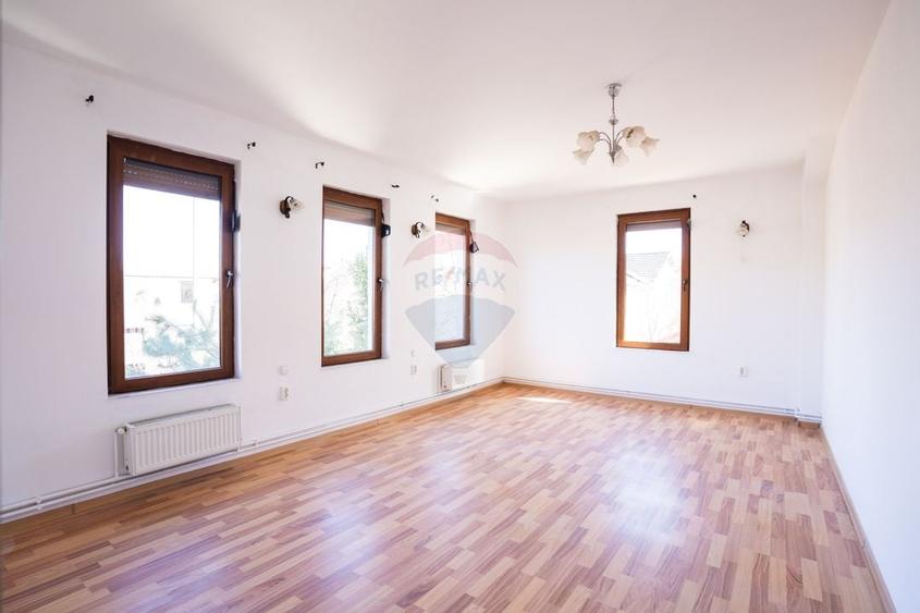 Casă individuală de Vânzare, 242mp utili+ teren de 380mp, în Pitești - 17