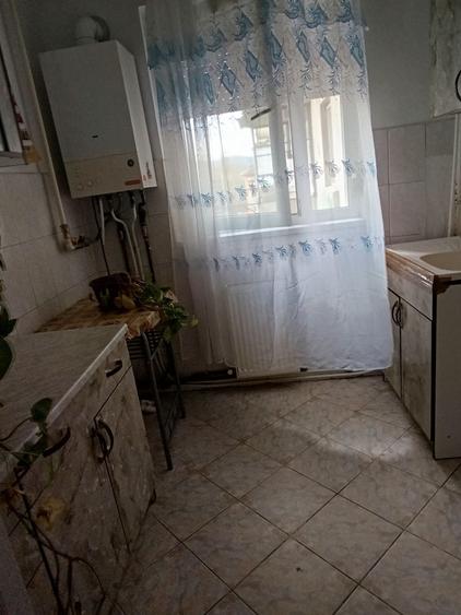 Apartament 3 camere,48 mp,etaj 3 - 5