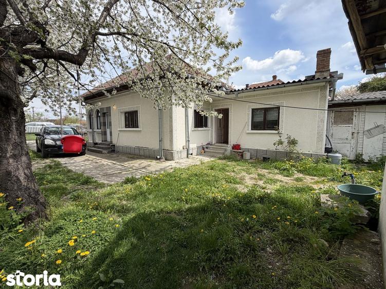 Casa Stalpeni, la asfalt, cu gaze, garaj, anexa, 3 camere, mobilata - 2