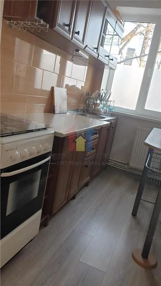 1 camera, parter, Mobilat si Utilat, Bariera - 12