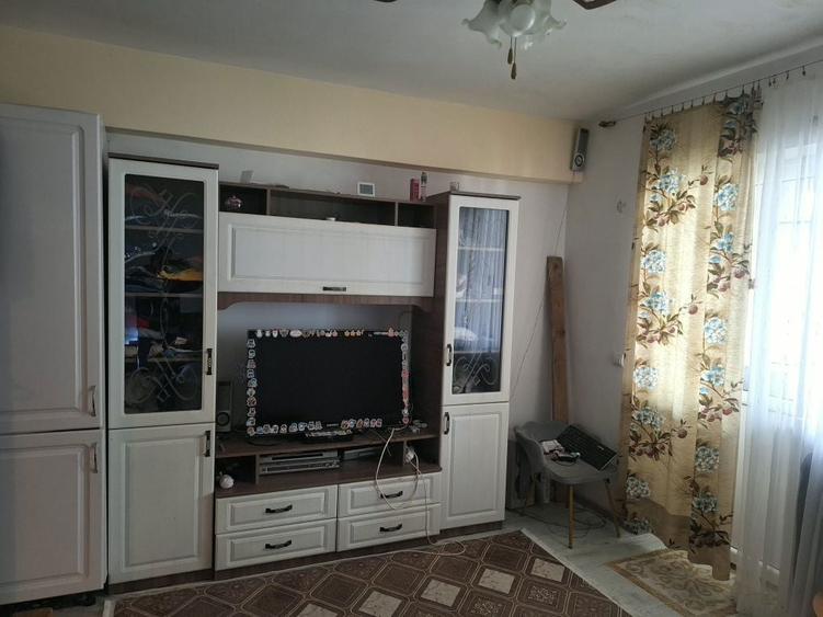 Inchiriez apartament 3 camere - 3