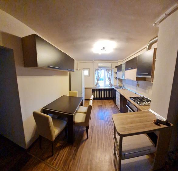 Inchiriez apartament 3 camere et.1 - 4