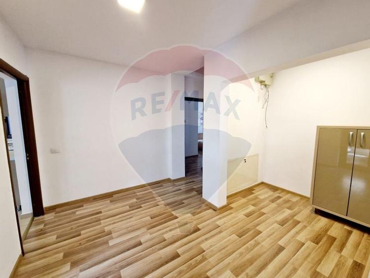 Casă / Vilă cu 4 camere de vânzare - 14