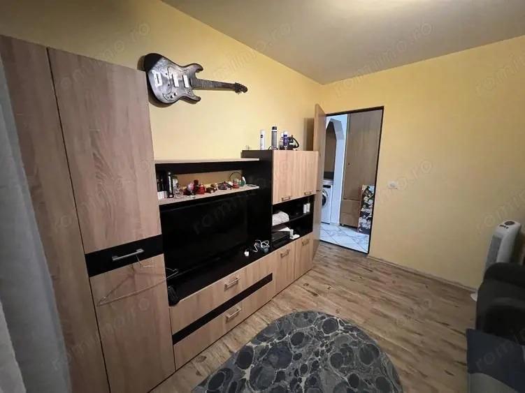 Apartament 3 camere parter decomandat, 67,7 mp, mobilat metrou - 2