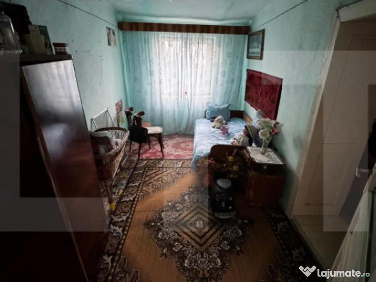 Casa 4 camere cu teren de 3892 mp - 3