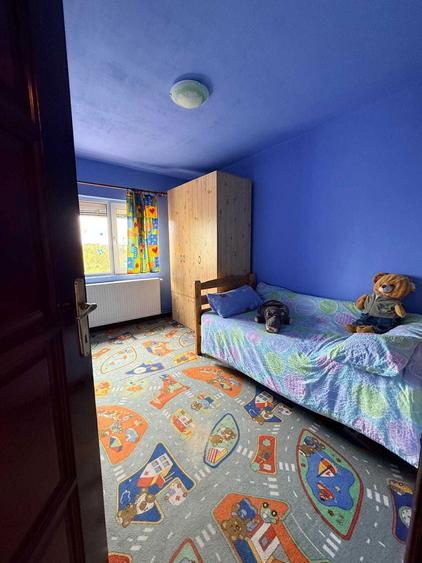 Apartament cu 4 camere, decomandat, de inchiriat in Zona Soarelui - 2