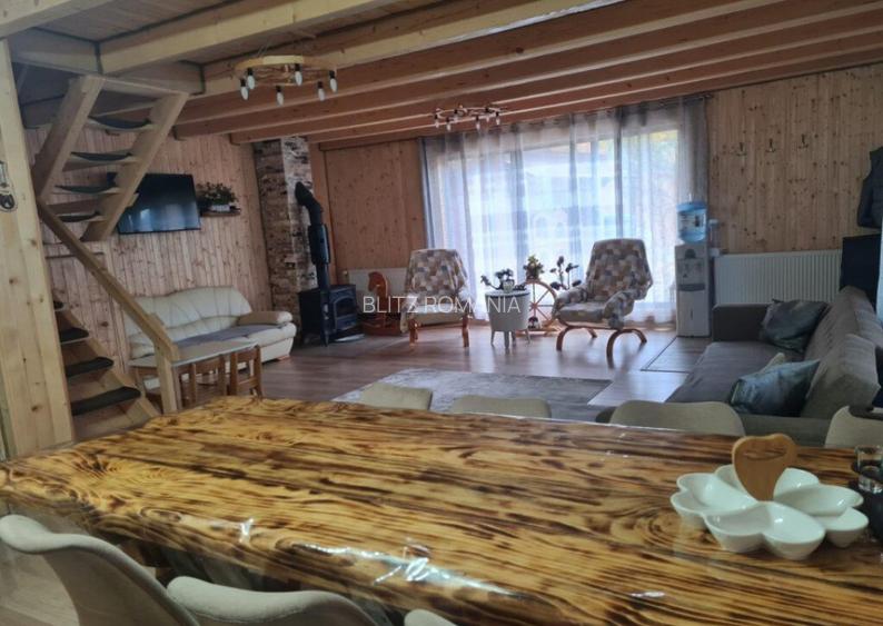 Casa de vacanta, 5 camere, 130 mp, teren 1000 mp, zona Valea