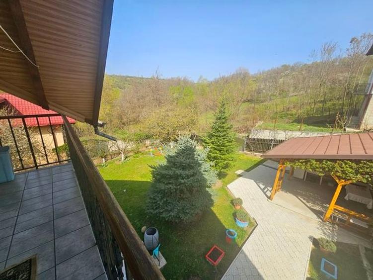 VILĂ ELEGANTĂ CU PRIVELIȘTE DEOSEBITĂ – VALENII DE MUNTE - 48