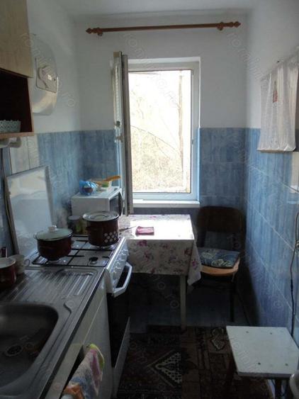 Apartament de vanzare- 4 camere si dependinte - 4