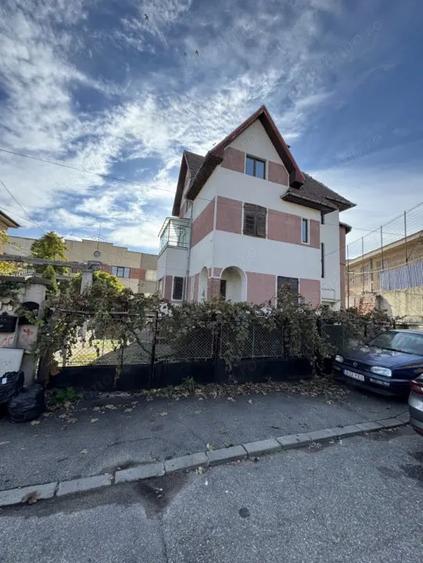 Vila solida, D+P+ Et 1 + M, Ultracentral- Bulevard - 2