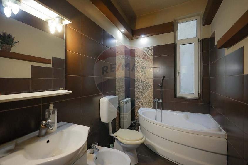 Casa / Vila cu 4 camere de vanzare Ultracentral Str. Louis Pasteur - 10