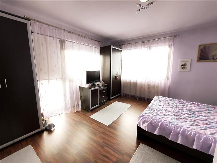 Casa cu 4 camere 2 bai curte spatioasa de inchiriat - 5