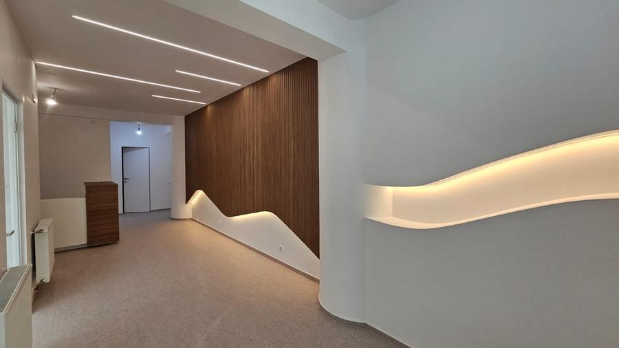 Spatiu comercial de vanzare, pretabil clinica medicala 180 mp utili! - 12