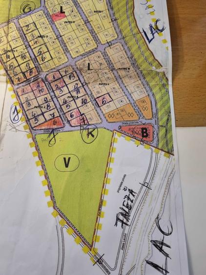 Vand Teren Malul lacului Techirghiol suprafata 653 mp -- 90 euro \mp - 1