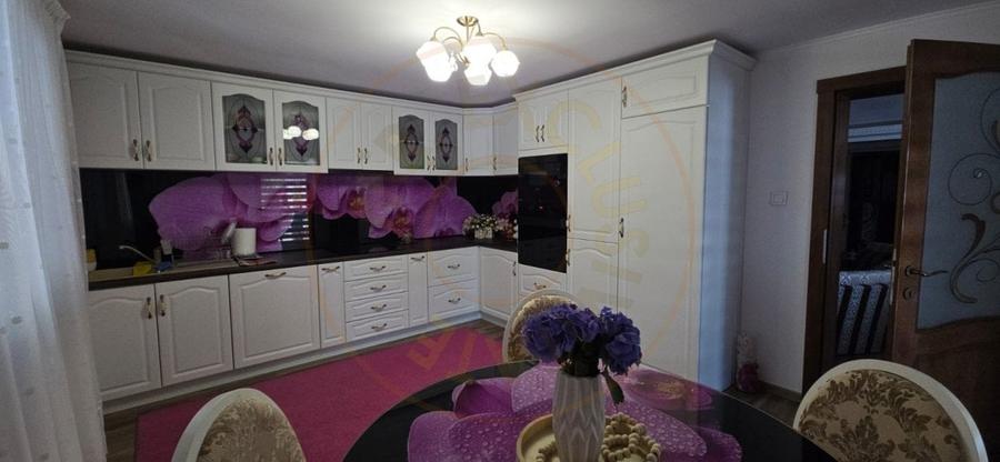 Casaa moderna 4 camere , COMISION 0% - 8