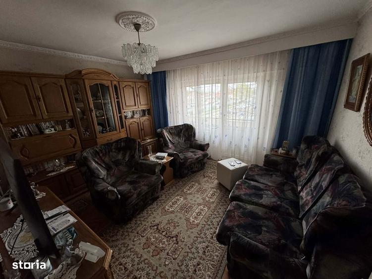 Apartament 4 camere decomandate , etaj 1 , Carpati 2 - 14