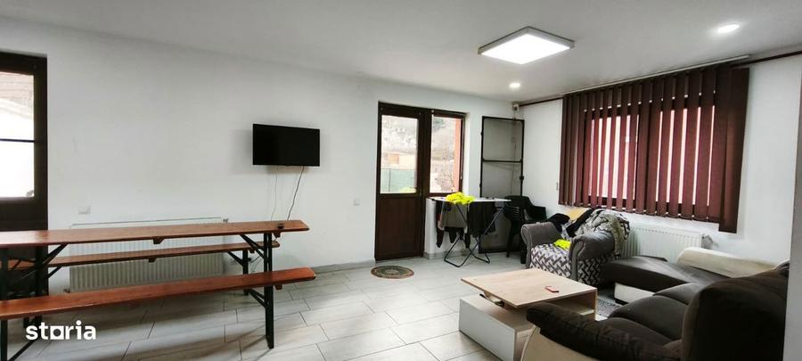 De inchiriat casa cu 6 camere in Cristesti - 2