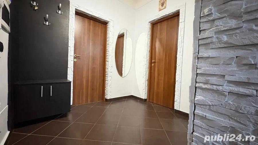 apartament 3 camere de vanzare - 1
