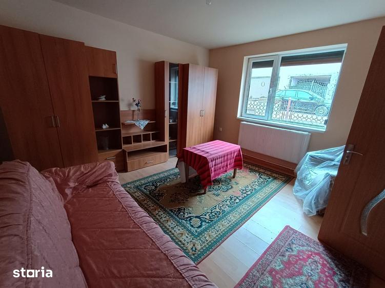Casă cu 2 camere cu Teren 720 Mp în Central