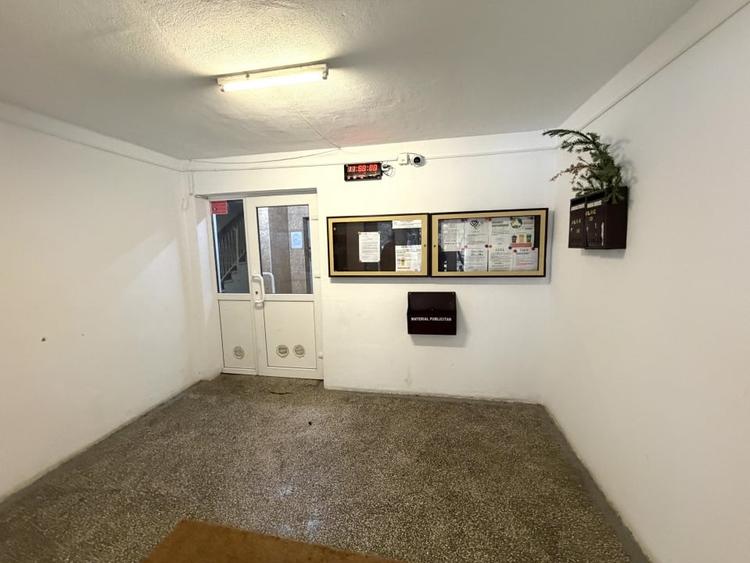 Bld 1 Decembrie 1918 - Str Postavarul - garsoniera - etaj 1/10 - bloc reabilitat - 8