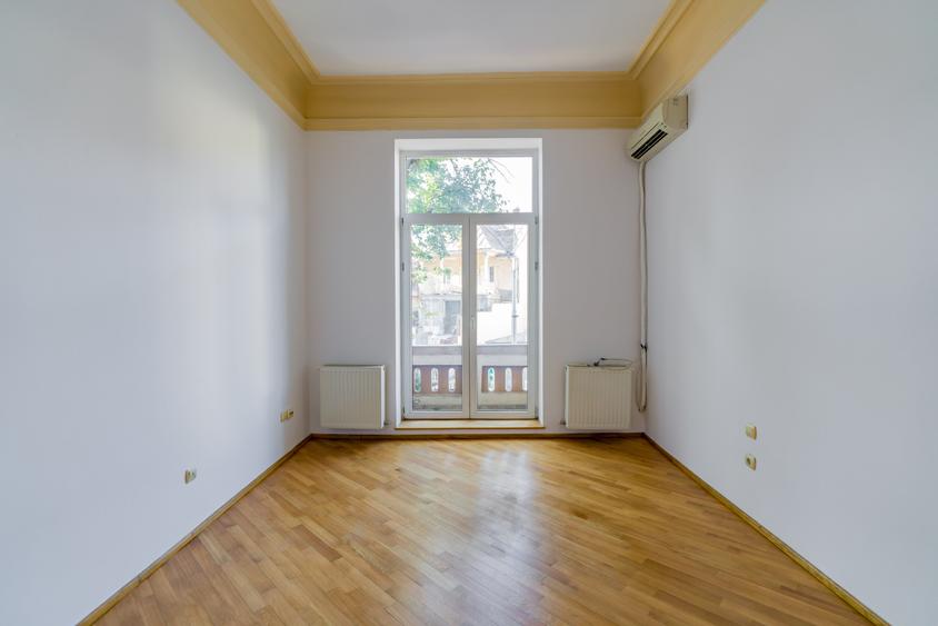 Spațiu Generos și Versatil pentru Birouri sau Activități Comerciale - 14