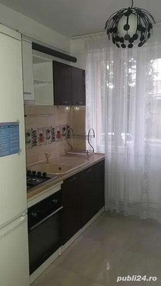 Inchiriez ap 3 camere central - 2