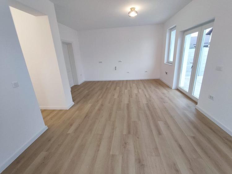 FARA COMISIOANE casa eleganta 3 camere 2 bai PARTER+pod camera tehnica terasa - 10