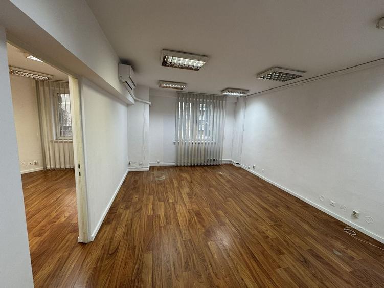 Spatiu de birouri de vanzare in zona *Natiunile Unite* - 1