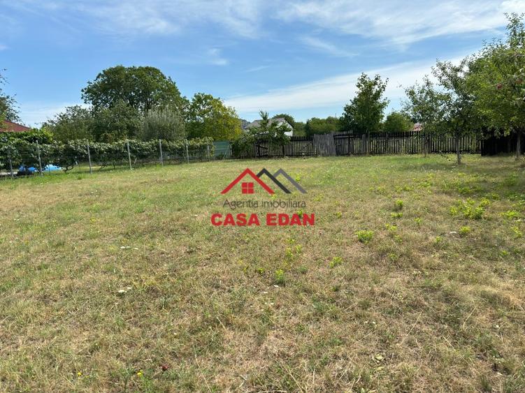 ●Teren in Campina--920mp--28.000e● - 4