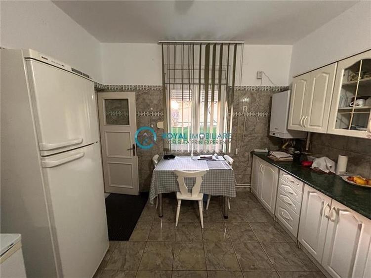 Royal Imobiliare - Inchiriere apartament 4 camere in Vila - 16