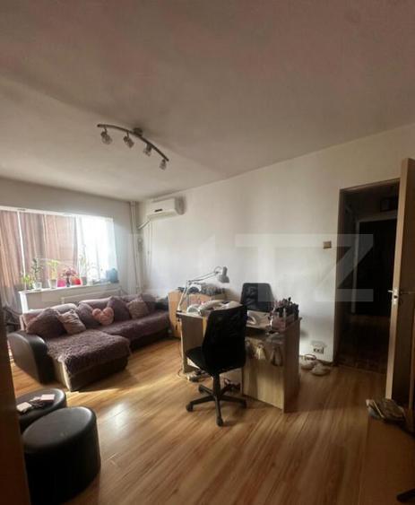 Apartament 3 camere, etaj 3, Craiovita, zona Niela, - 1
