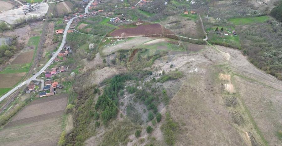 Teren de vanzare - 207.000 mp in Benesat, cu panorama ... - 2