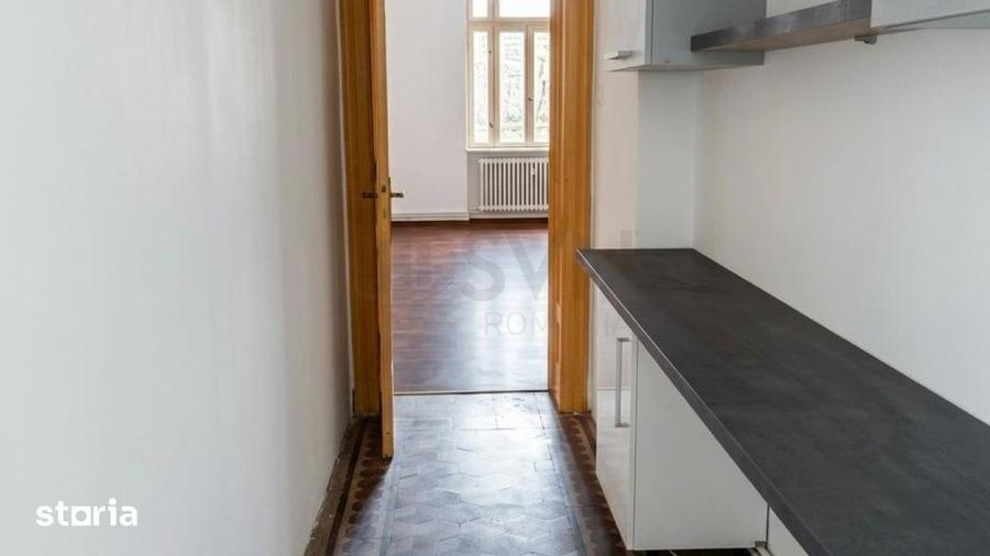 Apartament cu 3 camere decomandat în Moșilor