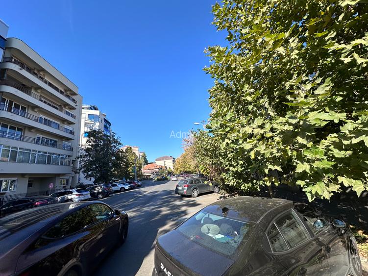 Apartament 3 camere vedere fata si spate.Bloc 1980,Renovat Apartament 3 camere vedere fata si spate.Bloc 1980,Renovat