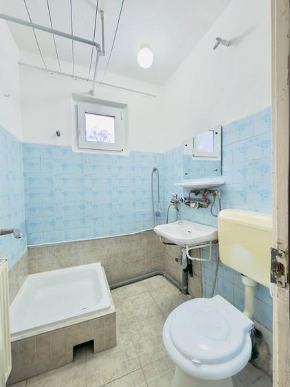 Apartament de vanzare cu 2 camere in zona Florilor ,et 1/4 Ale.Mimozei - 1