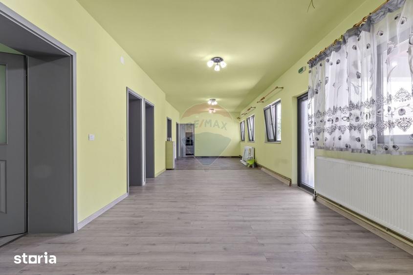 Casă cu 7 camere cu Teren 1363 Mp în Sânnicolau Mic