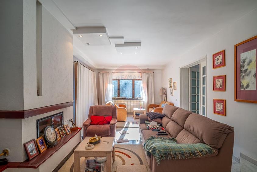 Vila cu 5 camere Sinaia, zonă liniștită, aproape de centrul statiunii - 4