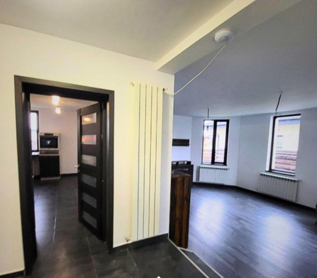 Casă de tip parter + etaj la 5 Drumuri în Valea Adâncă - 6