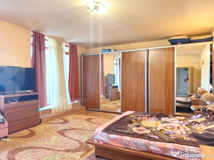 Casa compusa din doua apartamente, de vanzare, cu 8 camere, - 8