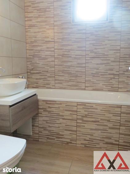 Apartament cu 4 camere semidecomandat în Berceni